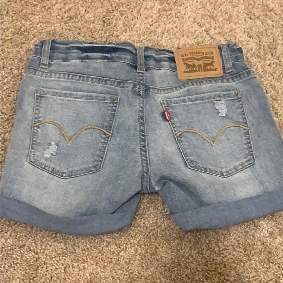 Girls Levi’s 14 reg jean shorts - Picture 2 of 5